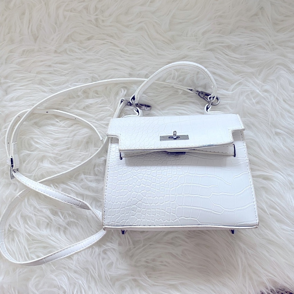 🤍 White textured purse
